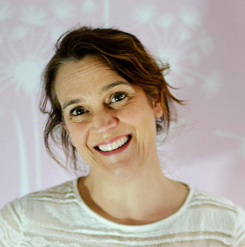 Caroline-hebamme-singen